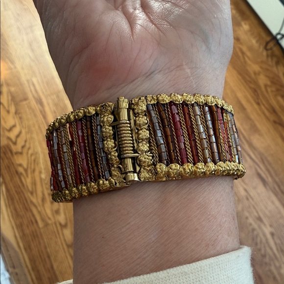 Hinged cuff gold beaded bracelet - Picture 2 of 4